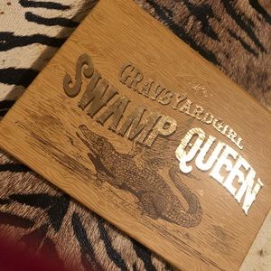 Limited edition tarte graveyard swamp Queen 👑